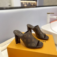 Louis Vuitton Slippers